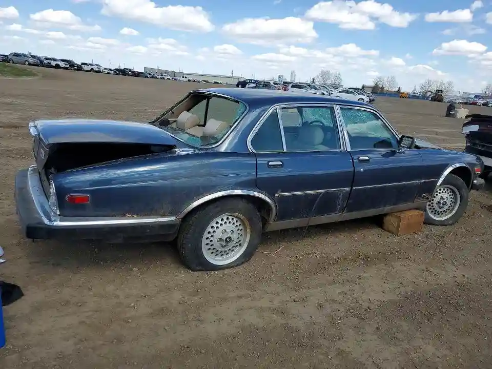 SAJCL1249HC476768 1987 JAGUAR XJ6-2