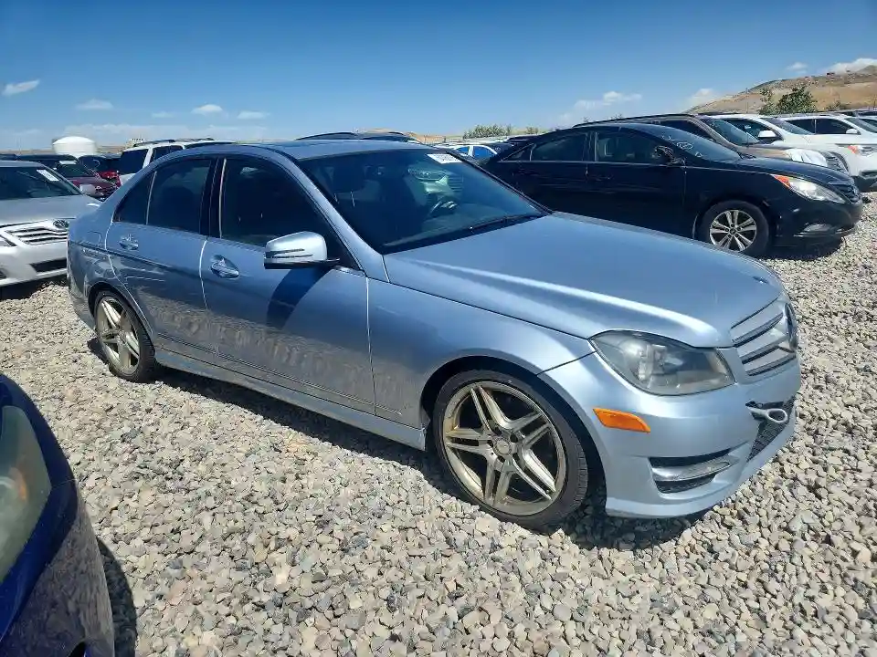 WDDGF8AB2DA818430 2013 MERCEDES-BENZ C-CLASS-3