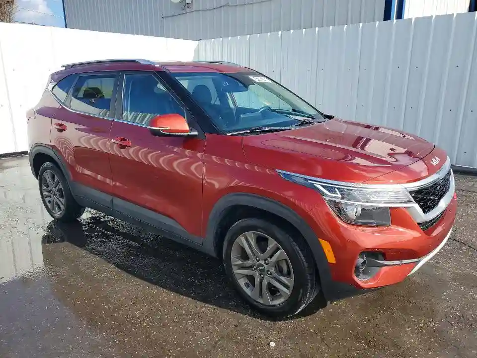 KNDEU2AA1N7236488 2022 KIA SELTOS-3