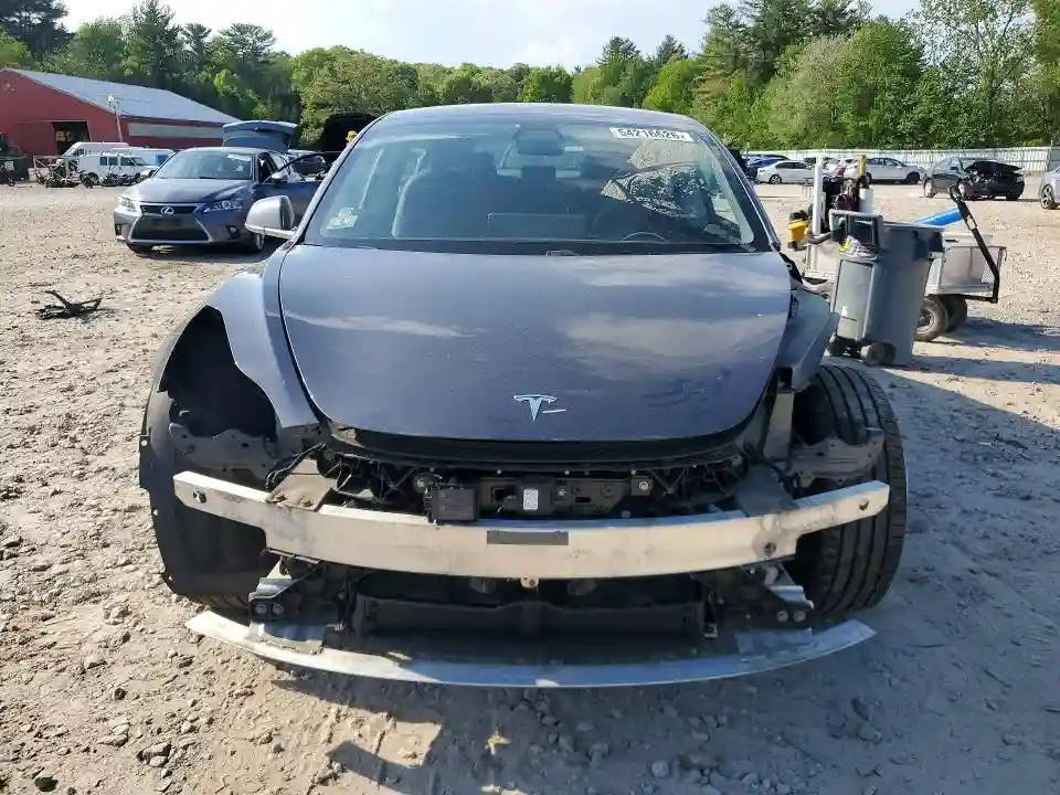 5YJ3E1EA2JF059592 2018 TESLA MODEL 3-4