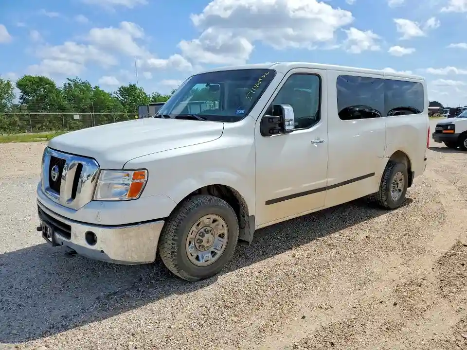 5BZAF0AAXHN852851 2017 NISSAN NV-0