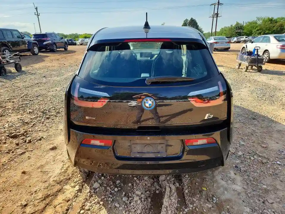 WBY1Z4C52GV506076 2016 BMW I SERIES-5