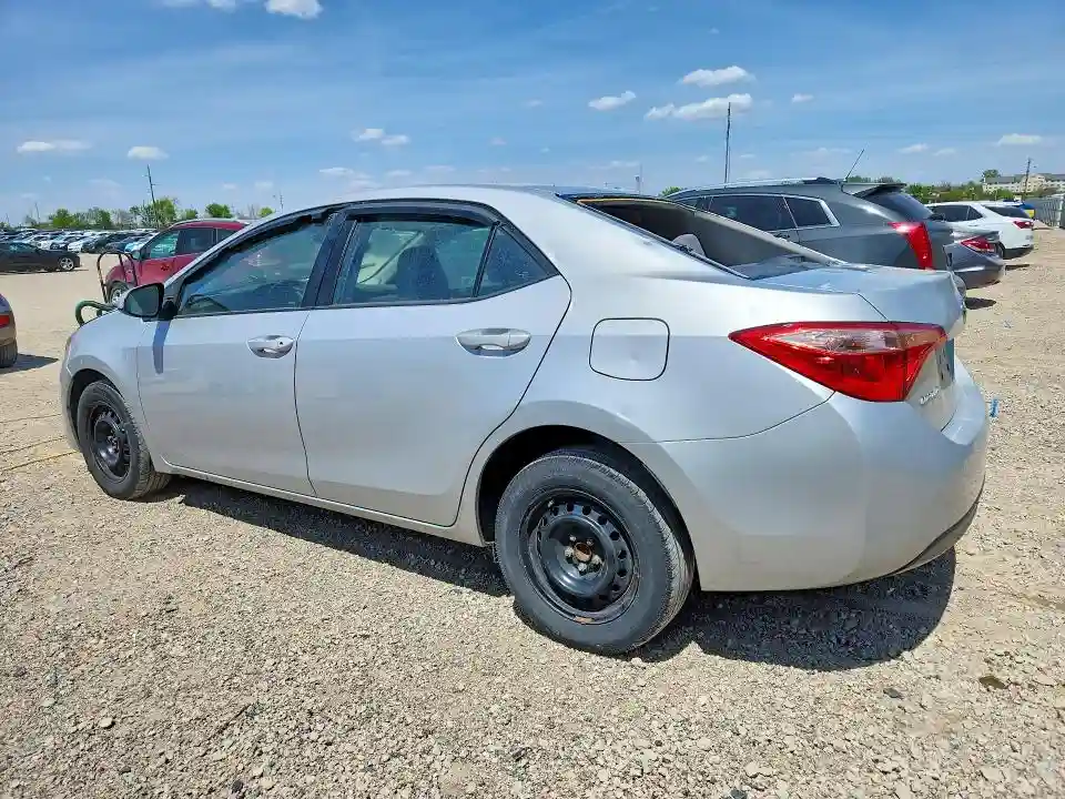 5YFBURHE6JP775914 2018 TOYOTA COROLLA-1