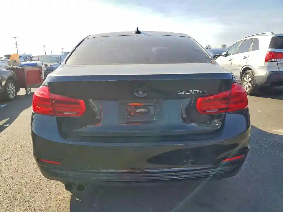 WBA8E1C55JA756689 2018 BMW 3 SERIES-5