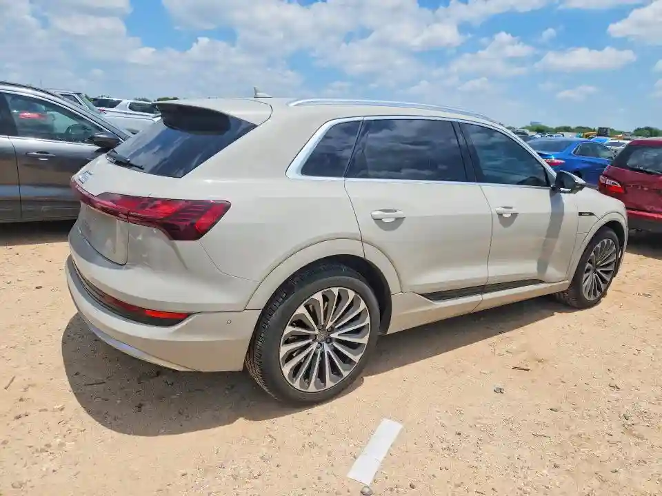 WA1VABGE5KB022870 2019 AUDI E-TRON-2