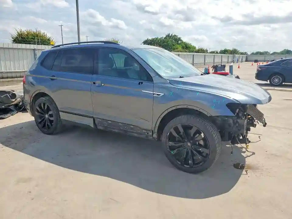 3VV3B7AX2MM117675 2021 VOLKSWAGEN TIGUAN-3