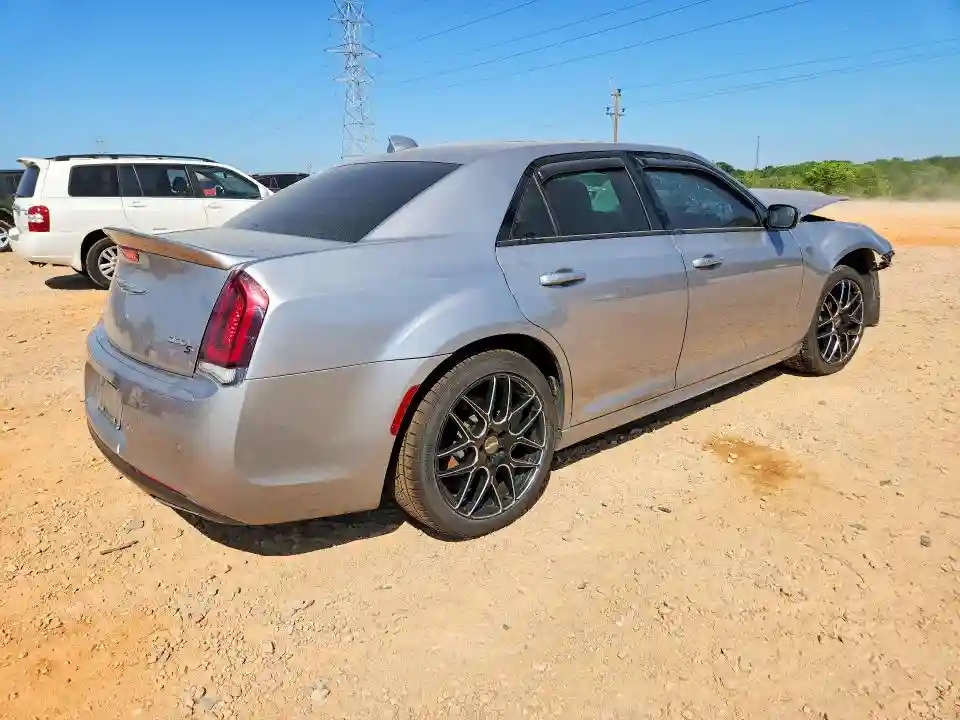 2C3CCABG2JH266691 2018 CHRYSLER 300-2