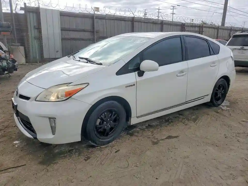 JTDKN3DU6E1740825 2014 TOYOTA PRIUS-0