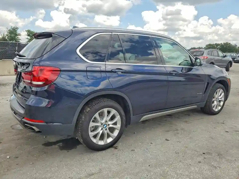 5UXKS4C52J0Y19643 2018 BMW X5-2