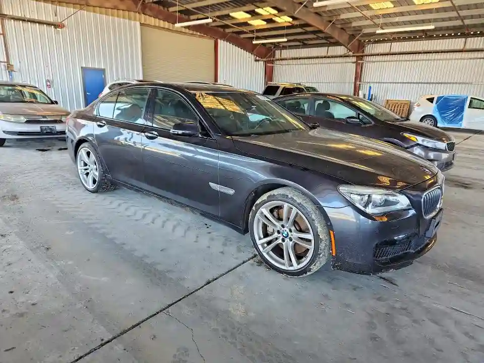 WBAYA8C52DD227806 2013 BMW 7 SERIES-3