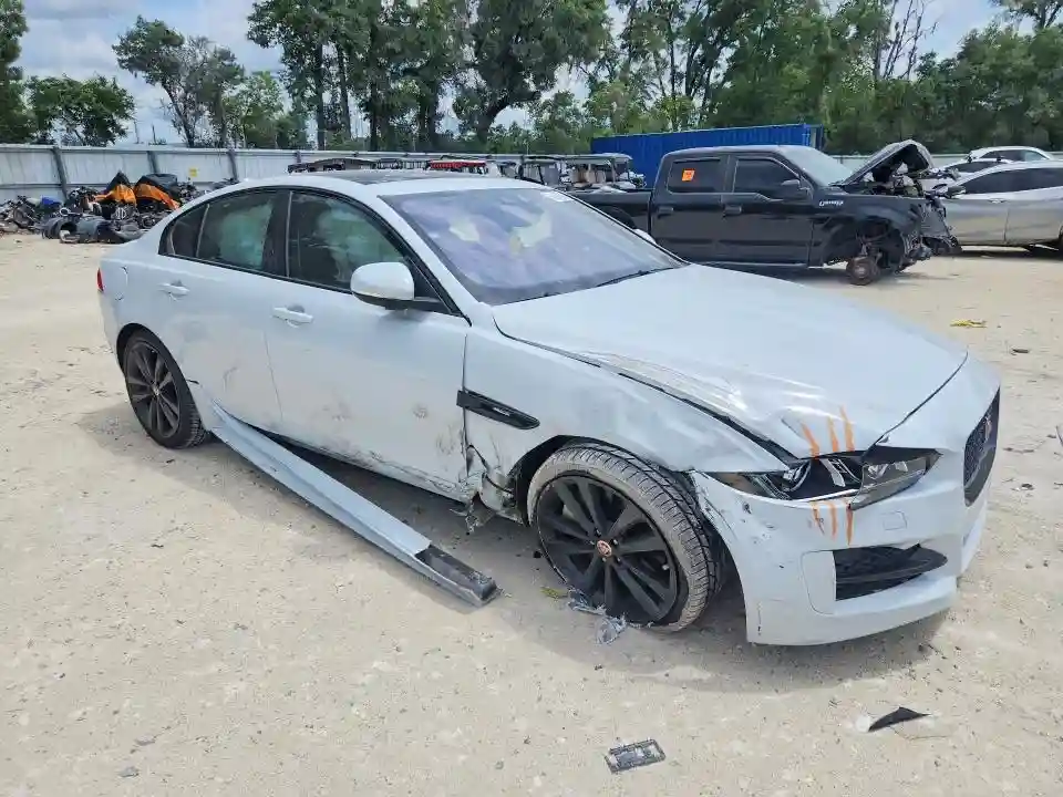SAJAF4BV4HA971352 2017 JAGUAR XE-3
