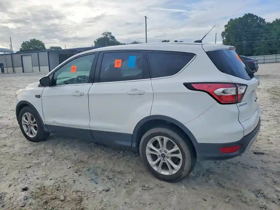 1FMCU0GD8JUA35675 2018 FORD ESCAPE-1