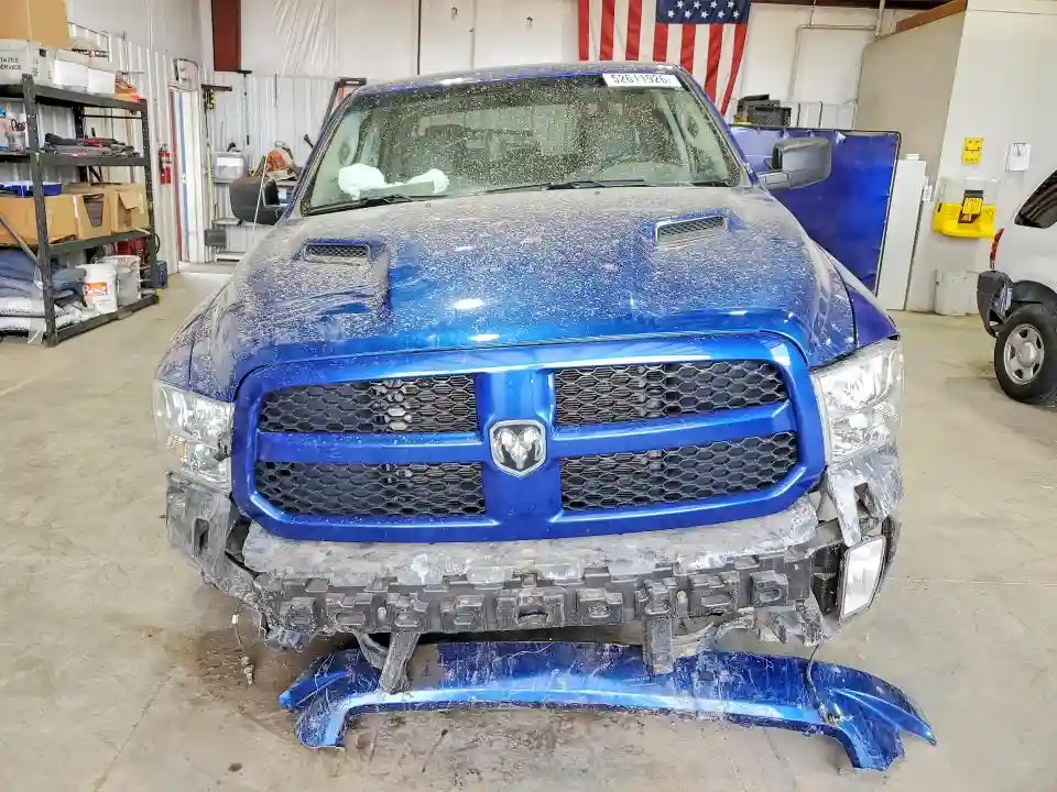 1C6RR7KT1KS537956 2019 RAM 1500-4