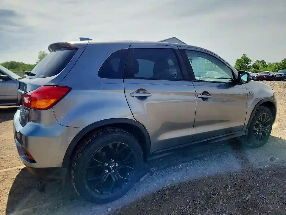 JA4AR3AU7JU009053 2018 MITSUBISHI OUTLANDER-2