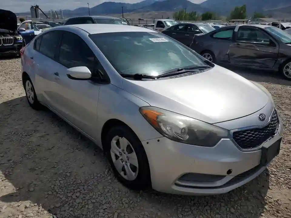 KNAFK4A67F5316339 2015 KIA FORTE-3