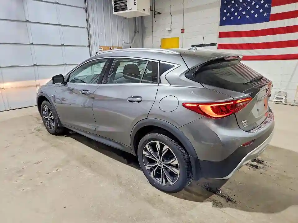 SJKCH5CR8JA058671 2018 INFINITI QX30-1