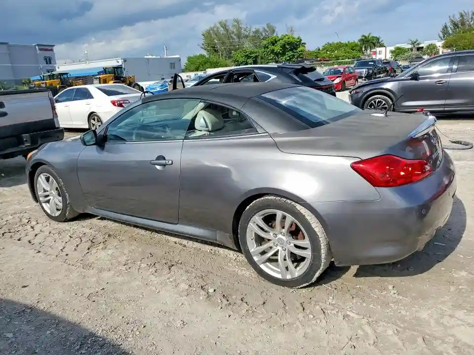 JN1CV6FEXAM355341 2010 INFINITI G37-1