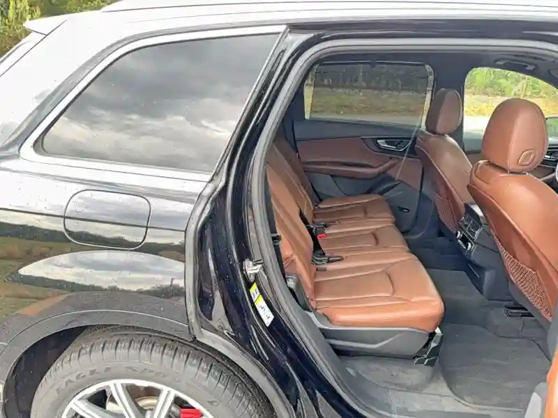 WA1VAAF76HD057153 2017 AUDI Q7-5