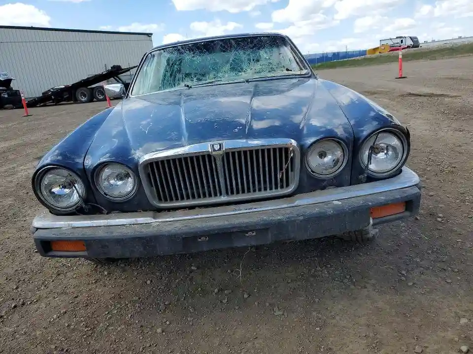 SAJCL1249HC476768 1987 JAGUAR XJ6-4