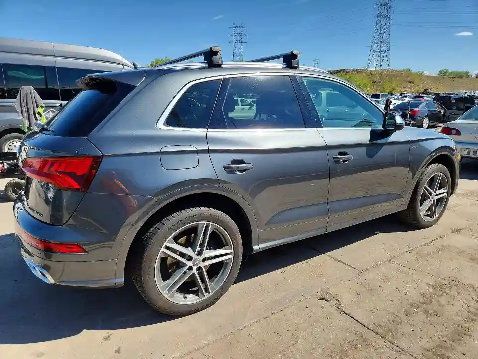 WA1A4AFY0J2166580 2018 AUDI SQ5-2