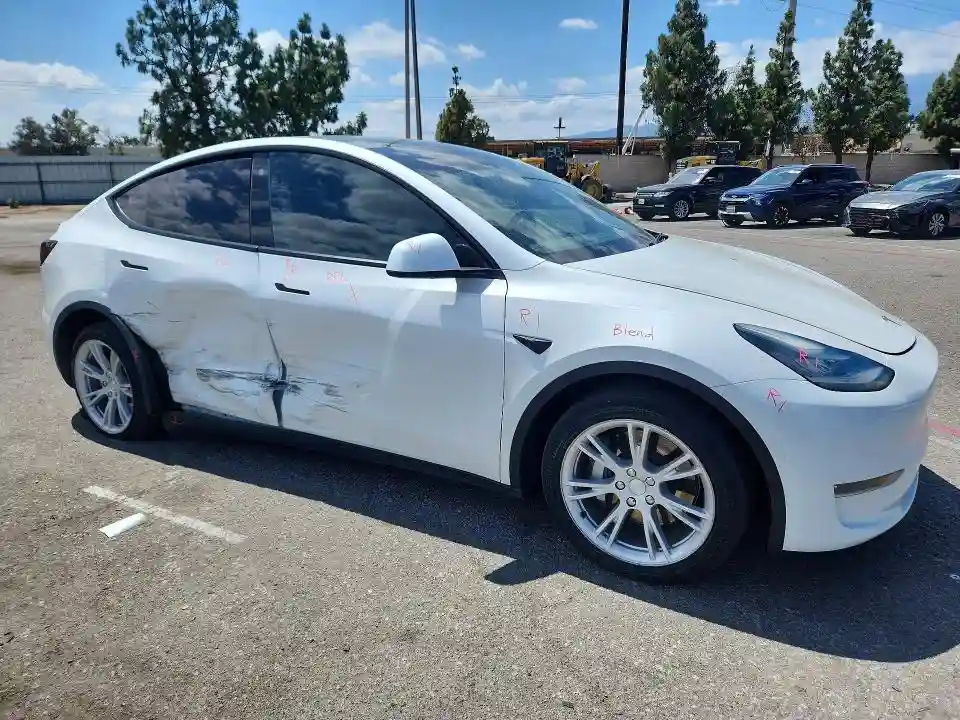 5YJYGDEE7MF194334 2021 TESLA MODEL Y-3