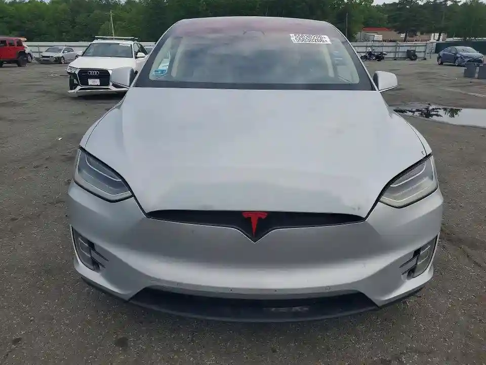 5YJXCBE28HF035121 2017 TESLA MODEL X-4