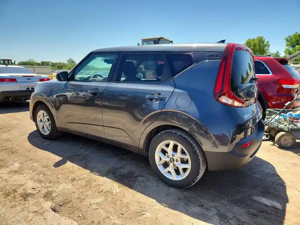 KNDJ23AU3M7748174 2021 KIA SOUL S-1