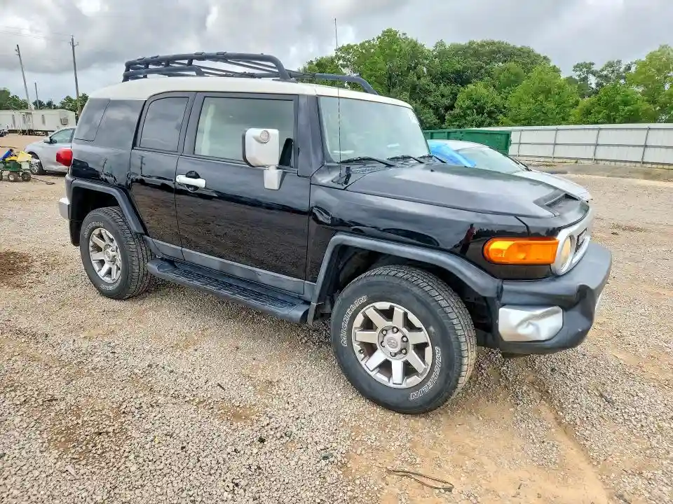 JTEBU4BF4EK186073 2014 TOYOTA FJ CRUISER-3