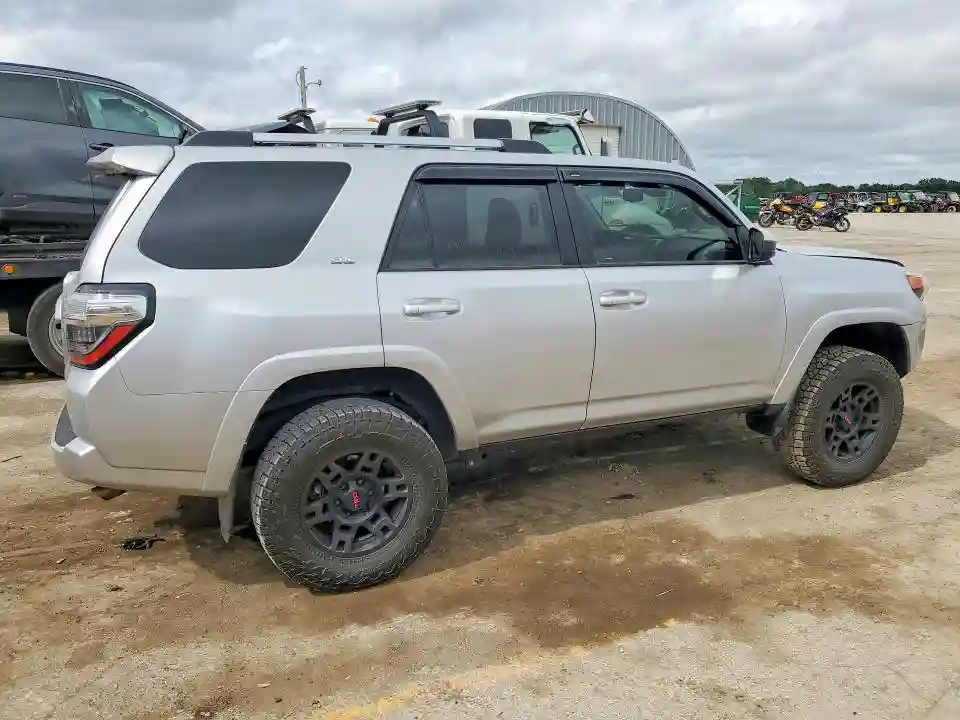 JTEMU5JR0N5993831 2022 TOYOTA 4RUNNER-2