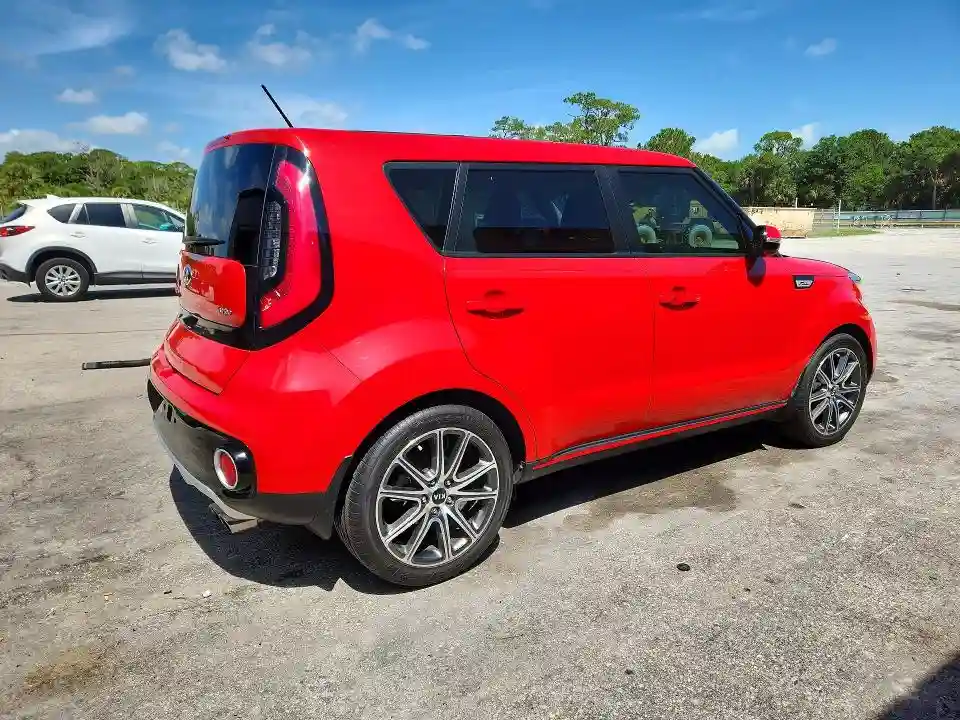 KNDJX3AA9J7590653 2018 KIA SOUL-2