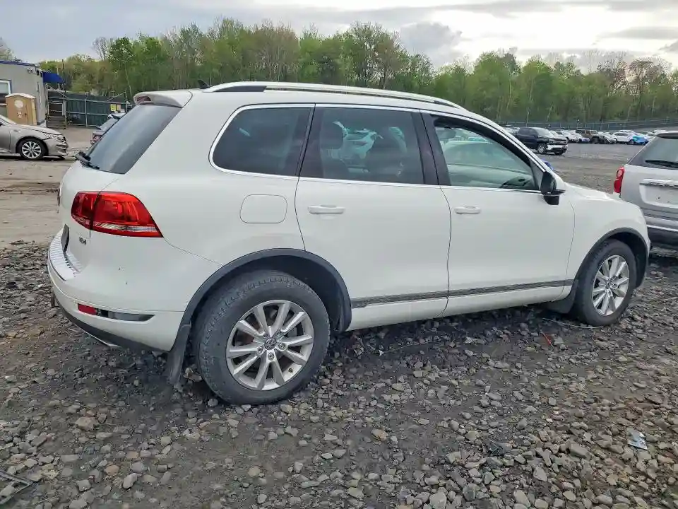 WVGEP9BP6ED013038 2014 VOLKSWAGEN TOUAREG-2
