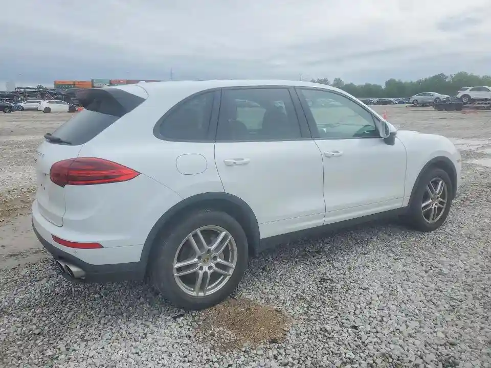 WP1AB2A27FLA61149 2015 PORSCHE CAYENNE-2