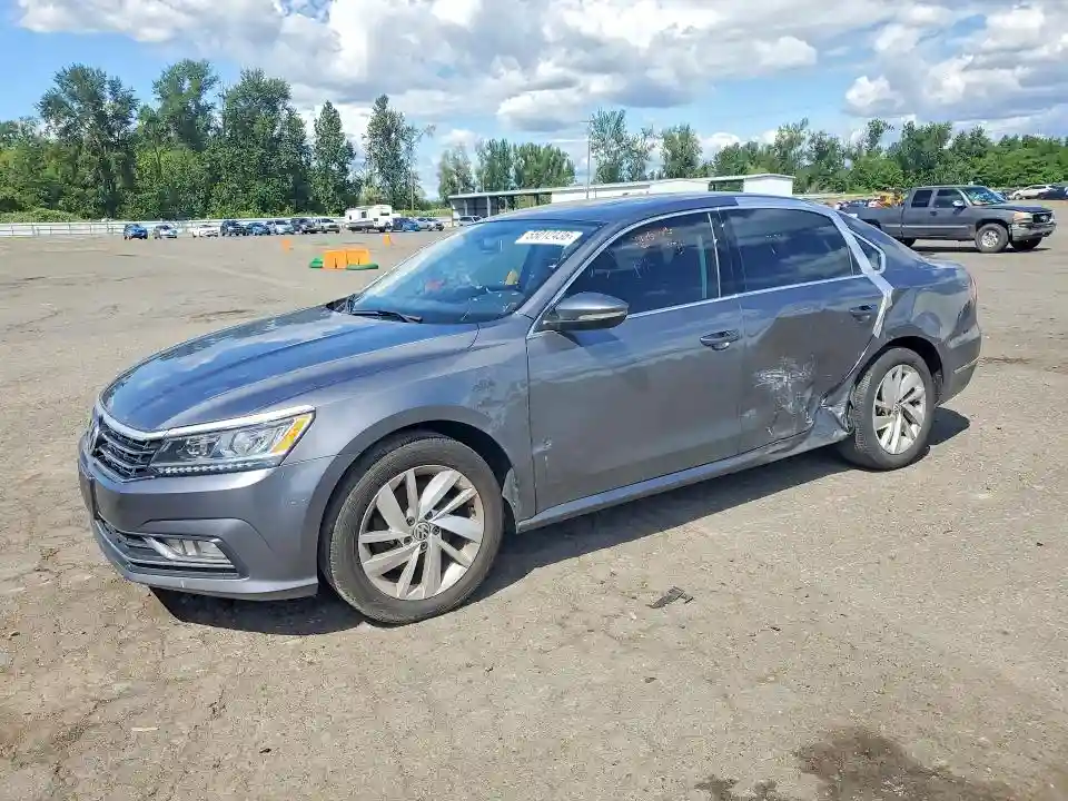 1VWBA7A30JC010029 2018 VOLKSWAGEN PASSAT-0