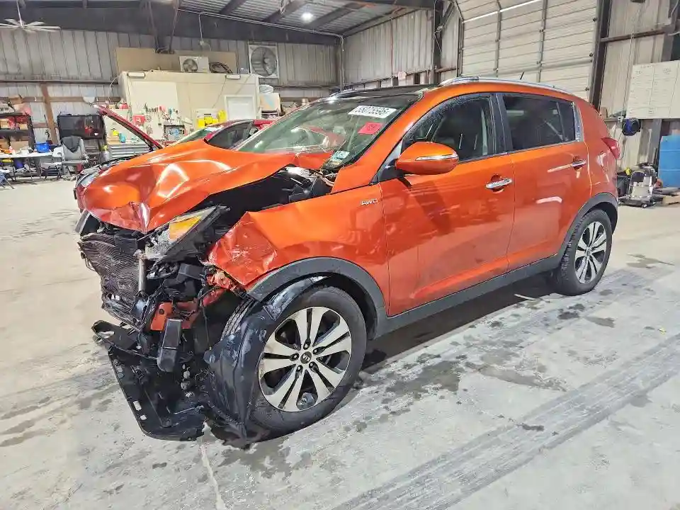 KNDPCCA20B7077856 2011 KIA SPORTAGE E-0