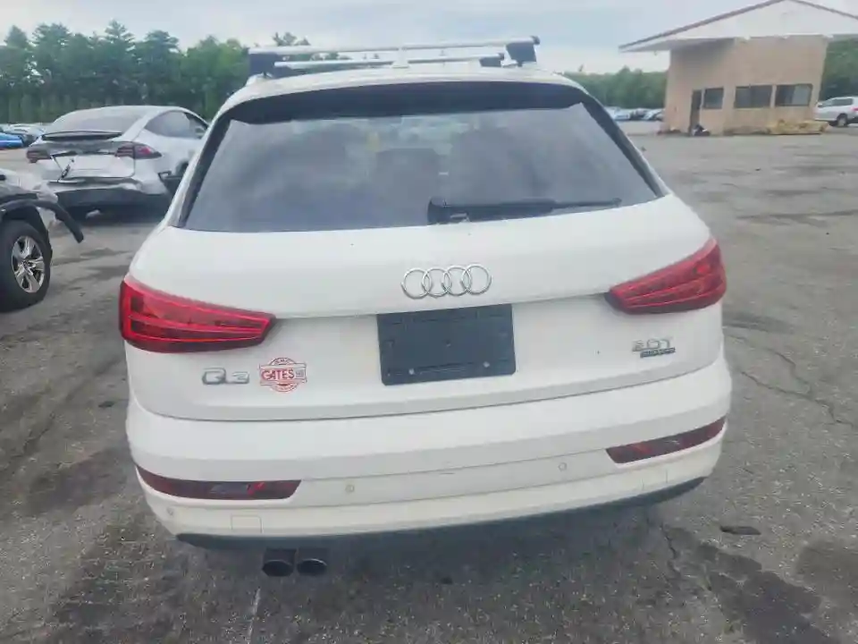 WA1ECCFS9JR003221 2018 AUDI Q3-5