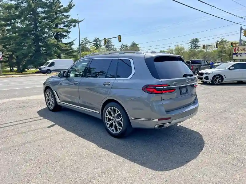 5UX23EM00R9S52720 2024 BMW X7-2