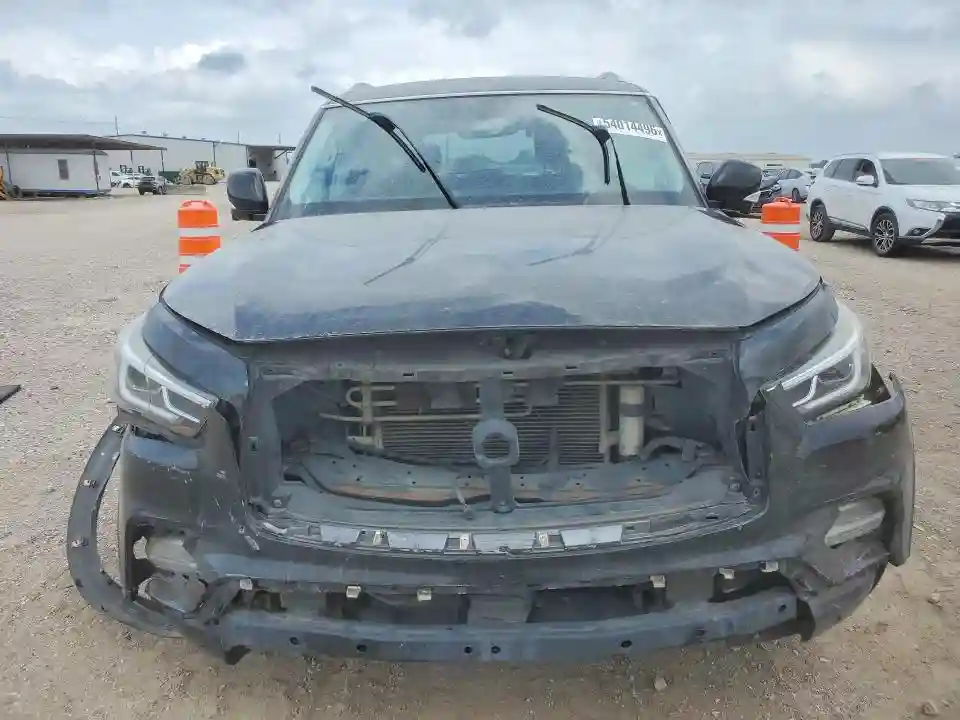 JN8AZ2NF4K9685982 2019 INFINITI QX80-4