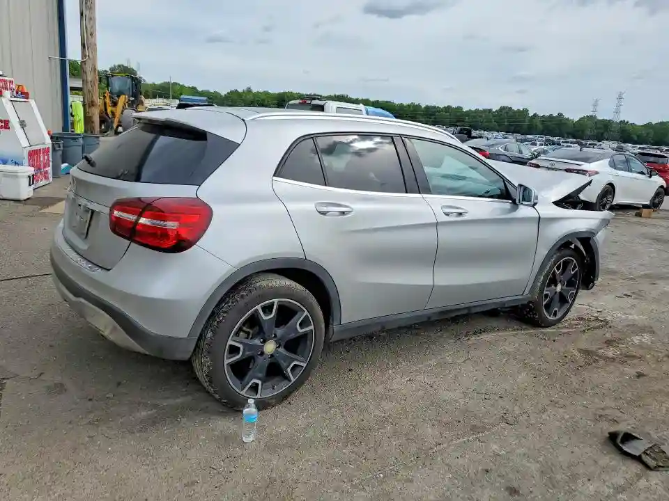 WDCTG4EBXJJ385132 2018 MERCEDES-BENZ GLA-CLASS-2