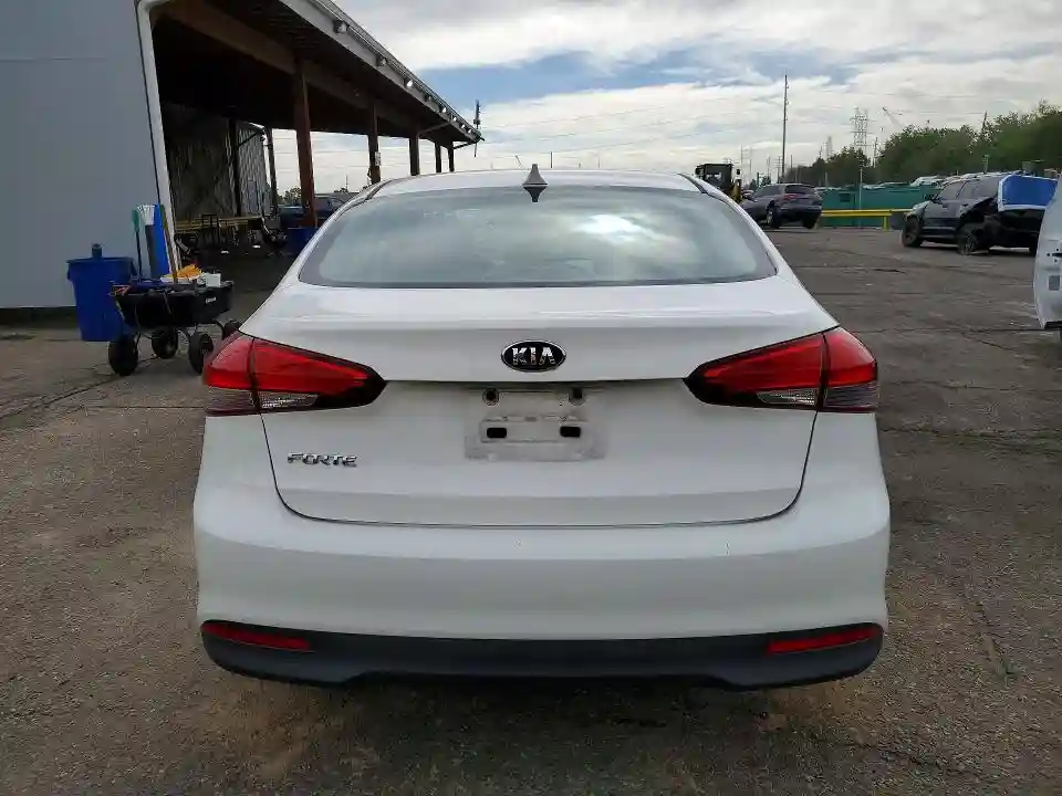 3KPFK4A7XHE144178 2017 KIA FORTE-5