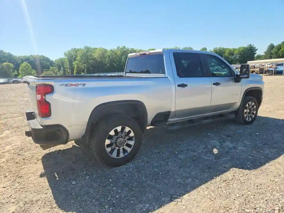 2GC4YME78P1709555 2023 CHEVROLET ALL MODELS-2