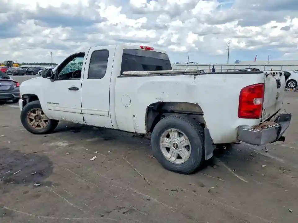 1GCRKSE35BZ261512 2011 CHEVROLET SILVERADO-1