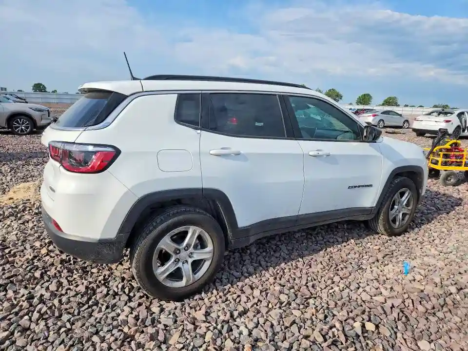 3C4NJDBN8PT544049 2023 JEEP COMPASS-2