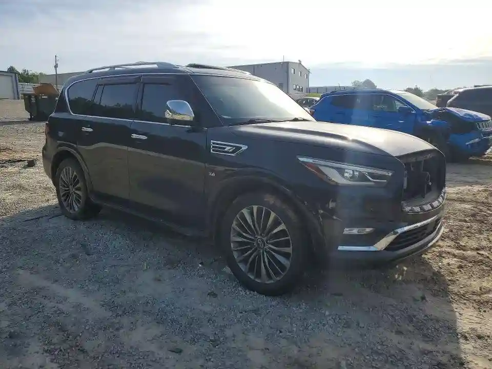 JN8AZ2NE1J9194825 2018 INFINITI QX80-3