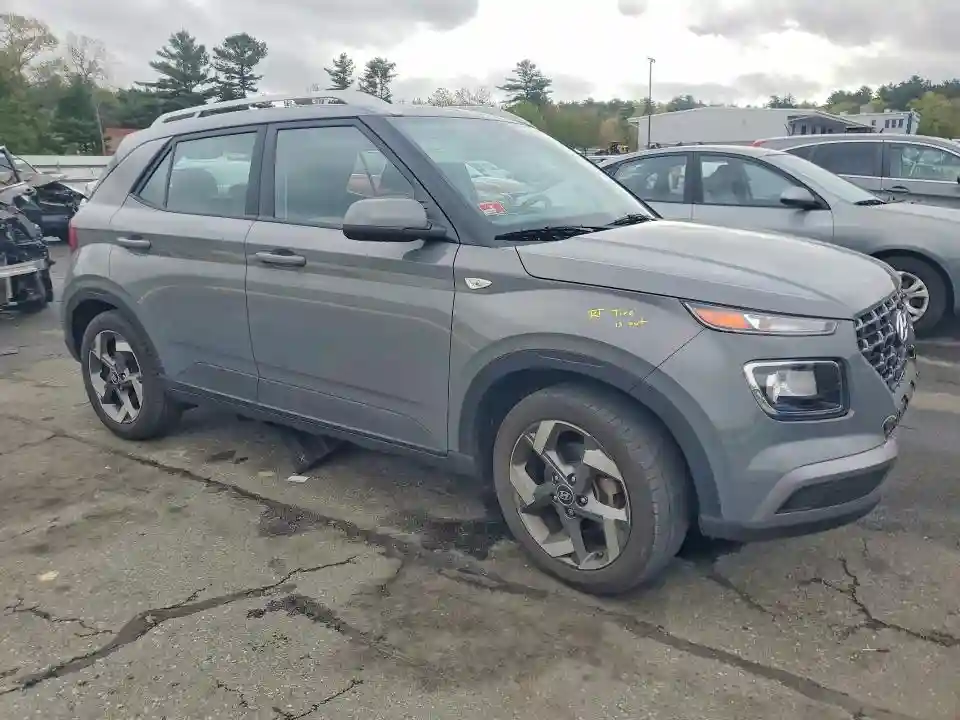 KMHRC8A34NU172422 2022 HYUNDAI VENUE-3