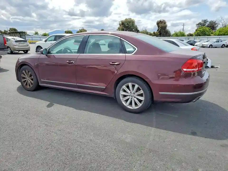 1VWCP7A35CC068918 2012 VOLKSWAGEN PASSAT-1