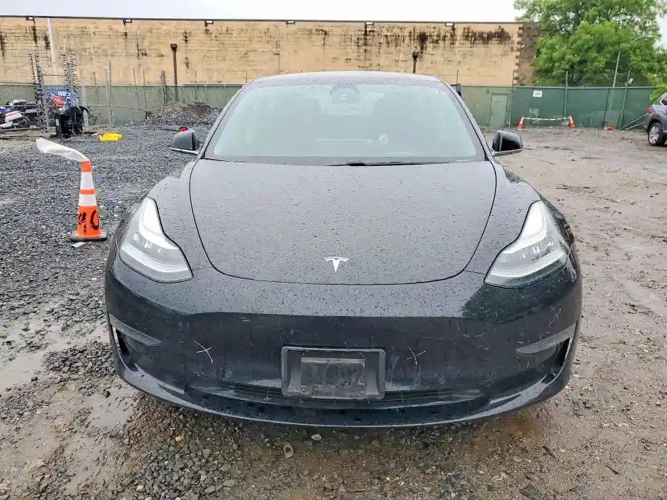 5YJ3E1EA3KF306250 2019 TESLA MODEL 3-4