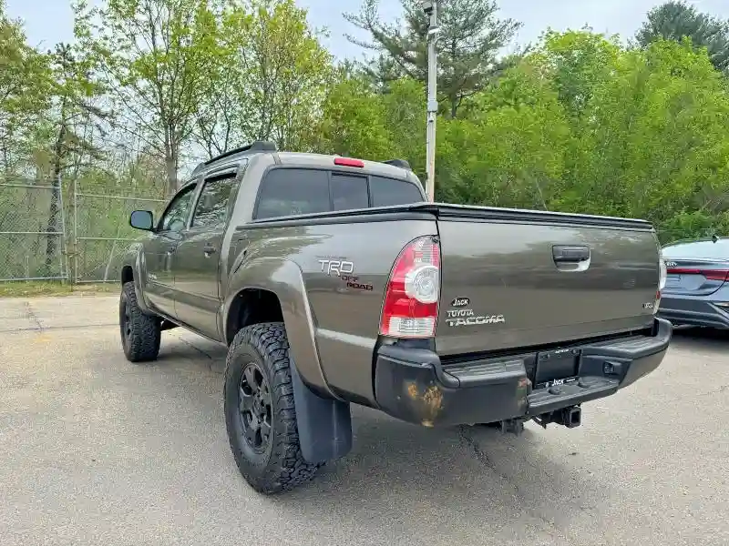 3TMLU4EN8BM060850 2011 TOYOTA TACOMA-2