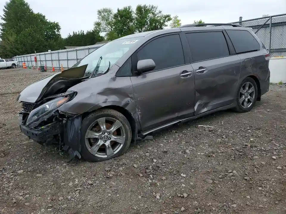 5TDXZ3DC1JS931101 2018 TOYOTA SIENNA-0