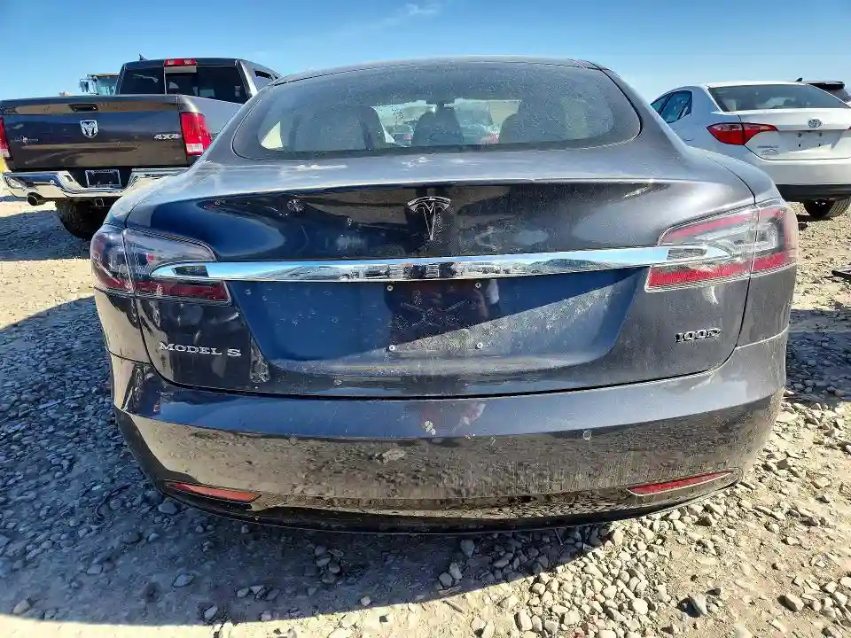 5YJSA1E28JF274765 2018 TESLA MODEL S-5