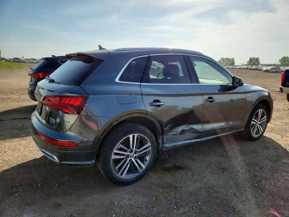 WA1FNAFY9J2160814 2018 AUDI Q5-2